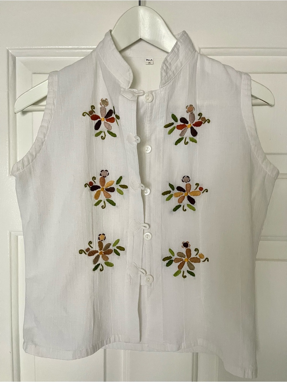 🌺Hand made in GuatemalaEmbroidered White Sleeveless Top NWOT Soft Thicker Cotton